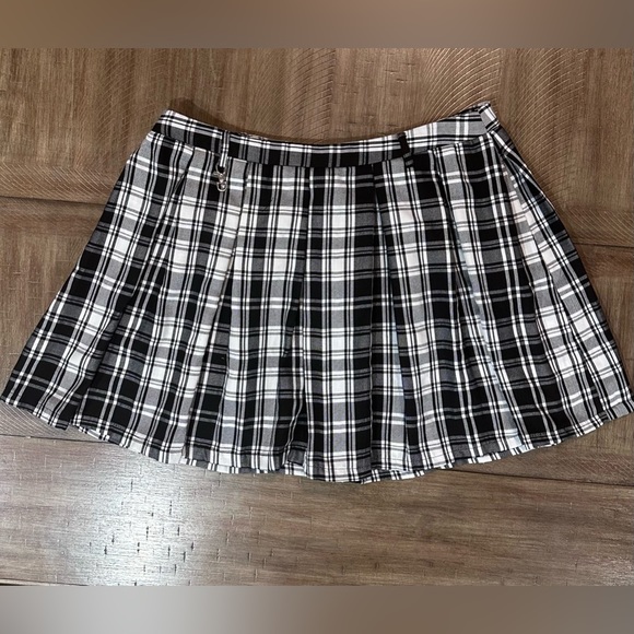 Hot Topic Black/White Plaid Schoolgirl Skirt size XL - Picture 5 of 15